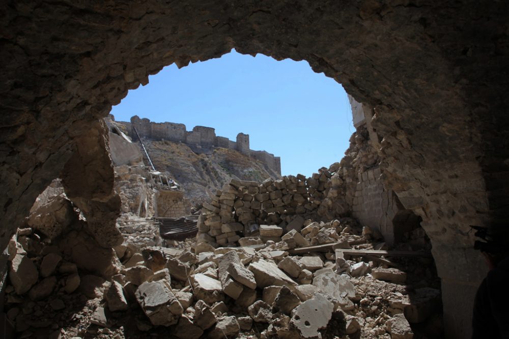 Zerstörungen in Aleppo nach einem Lufschlag (28.9.)