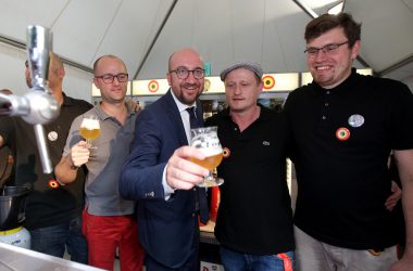 Belgien ist Ehrengast beim Bürgerfest in Berlin - Premier Charles Michel bei der Bierprobe