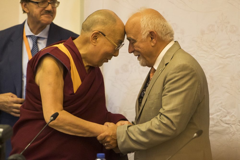 Der Dalai Lama und der Vorsitzende des Flämischen Parlaments Jan Peumans am Donnerstag in Brüssel