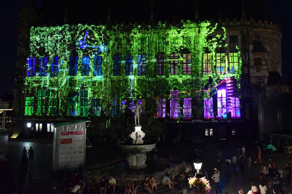 "September Special" in Aachen: Lichtspektakel am Rathaus