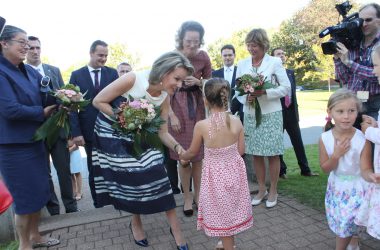 Partnerinnen der Staatschefs um Königin Mathilde zu Besuch im BRF