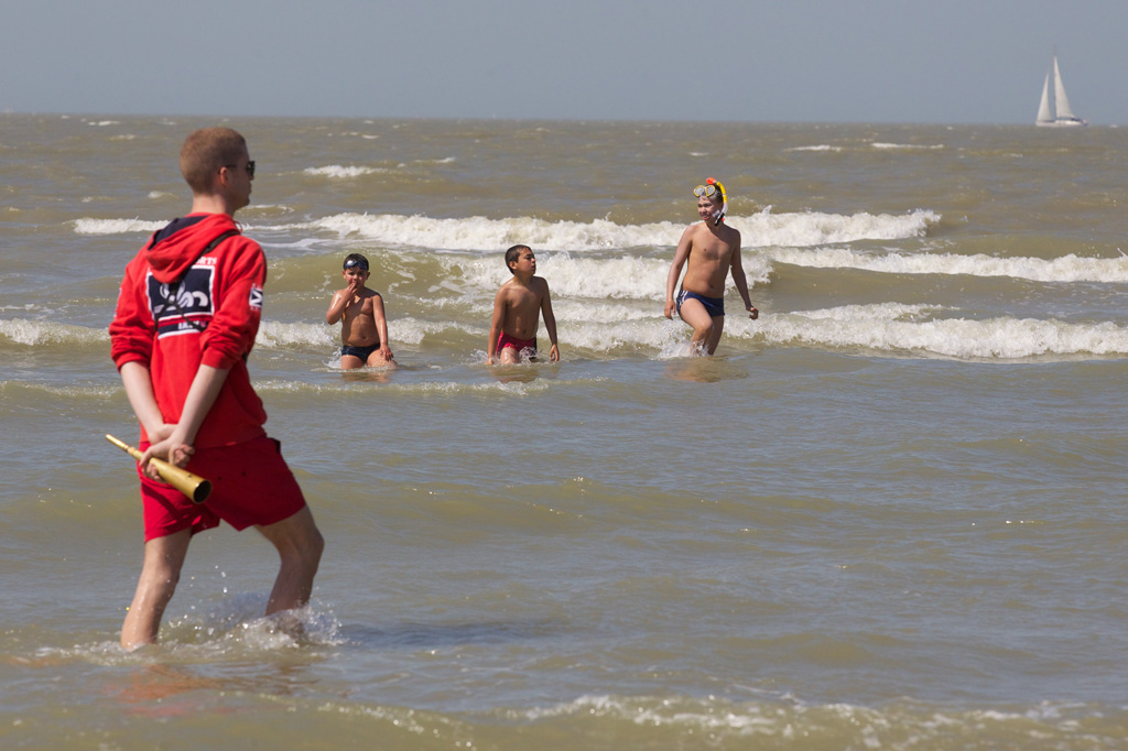Rettungsschwimmer am Strand von Ostende: In den meisten Küstenorten endet ihr Einsatz mit den Sommerferien