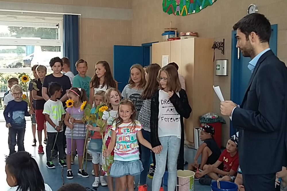 Schulanfang in der Gemeindeschule Walhorn