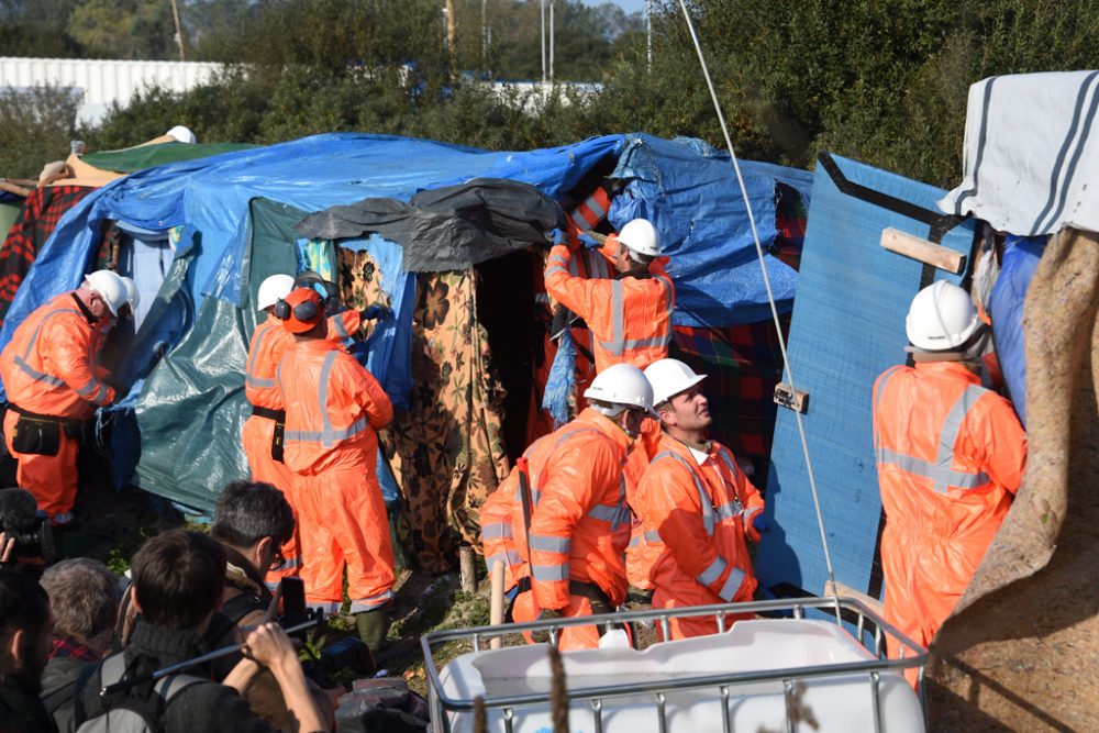 Flüchtlingslagers von Calais: Behörden haben mit dem Abriss von Zelten und Behelfsunterkünften begonnen