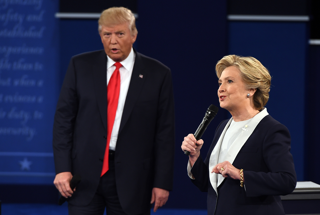 Clinton und Trump bei ihrem zweiten TV-Duell