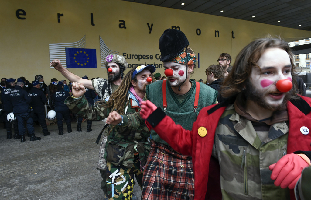 Belgische Ceta-Einigung: Aktivisten demonstrieren in Brüssel
