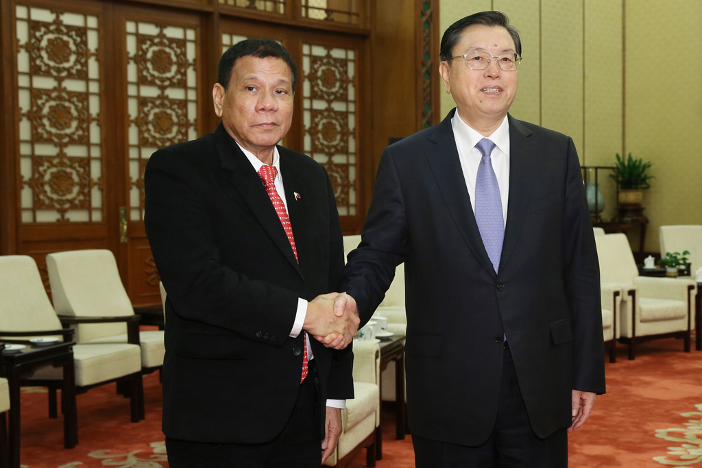 Der philippinische Präsident Rodrigo Durterte auf Staatsbesuch in China