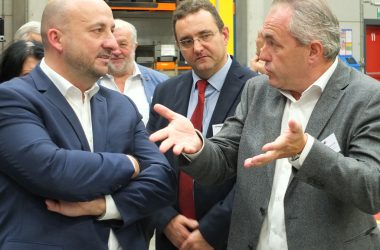 Luxemburgischer Wirtschaftsminister Etienne Schneider besucht Faymonville AG in Lentzweiler