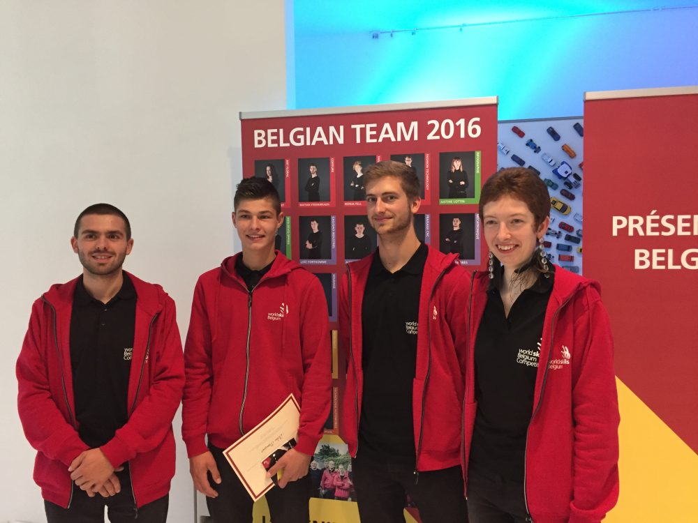 "Team Ostbelgien" für die EuroSkills 2016: Mechatroniker Damien Burnotte (22, Bütgenbach), Fliesenleger John Pauquet (19, Kettenis), Automobiltechniker Justin Emontspool (22, Eupen) und Modedesignerin Ronja Fell (23, Burg Reuland)