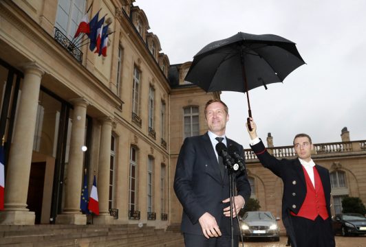 Paul Magnette am Freitag vor dem Elysee Palast nach dem Gespräch mit Präsident Hollande