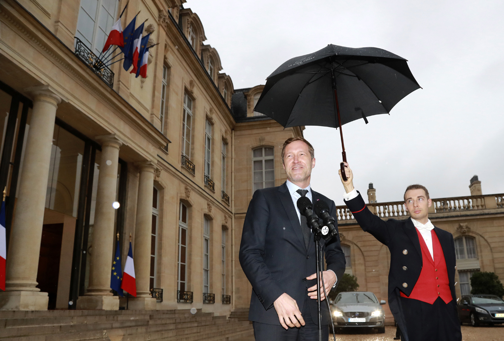 Paul Magnette am Freitag vor dem Elysee Palast nach dem Gespräch mit Präsident Hollande