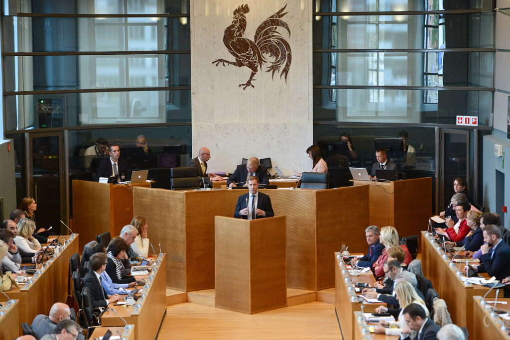 Ministerpräsident Paul Magnette im Parlament von Namur
