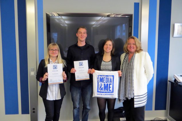 Die ostbelgischen Teilnehmer bei der Abschlussveranstaltung von Media & Me am Donnerstag in Saarbrücken: (V.l.n.r.) Michelle Giebels, Christoph Bosten und Eva Maria Palm mit der Projektbetreuerin Rita Bertemes vom Medienzentrum
