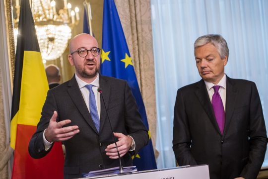 Premierminister Charles Michel und Außenminister Didier Reynders bei der Pressekonferenz nach dem Konzertierungsausschuss in Brüssel