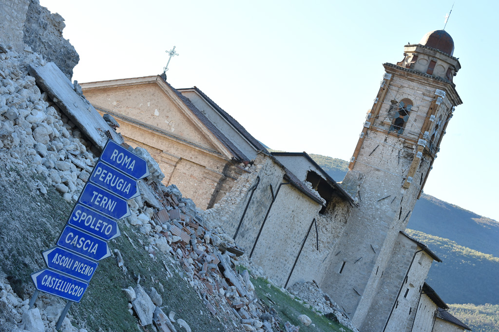 Schäden nach dem neuen Erdbeben in Norcia