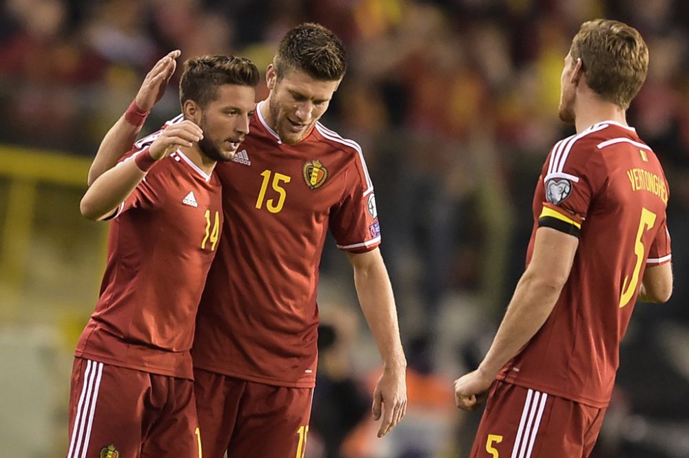 Sébastien Pocognoli (Mitte) mit Dries Mertens und Jan Vertonghen beim EM-Qualifikationsspiel gegen Andorra (10.10.2014)