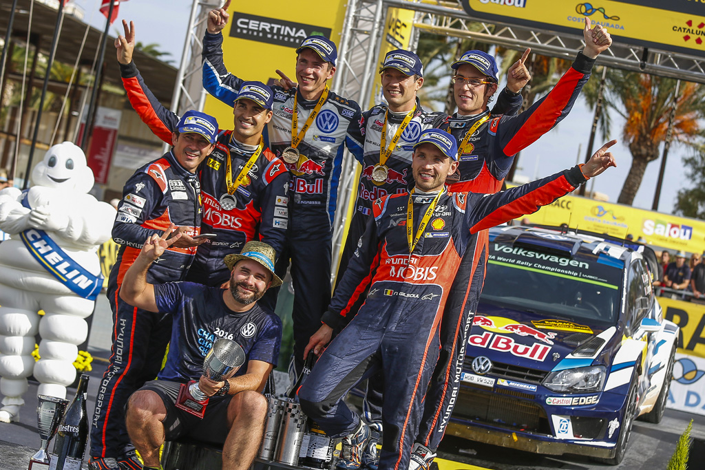 Treppchen der Rallye Spanien: Sieger Sébastien Ogier/Julien Ingrassia, Dani Sordo/Marc Marti und Thierry Neuville/Nicolas Gilsoul