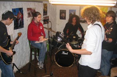 Hate Couture - die erste Band des Rockprojekts - mit Coach Skoob im ersten Proberaum im Inside (2006)