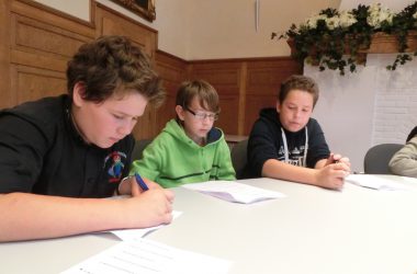 "Ein Platz für Kinder": Schüler besuchen Eupener Rathaus und Bauhof