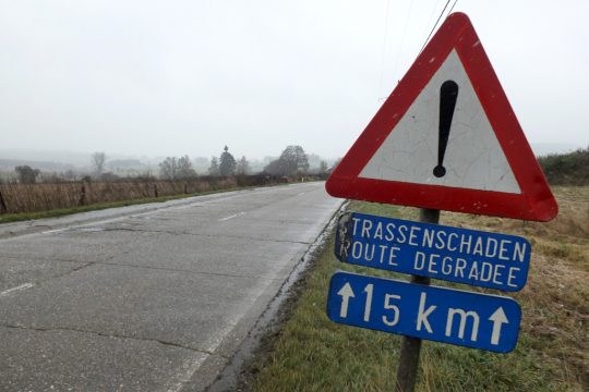 Betonstraße zwischen Amel und St. Vith - Höhe Walleroder Brücke