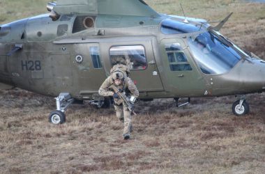 Black Blade: Europäisches Hubschraubermanöver im Militärlager