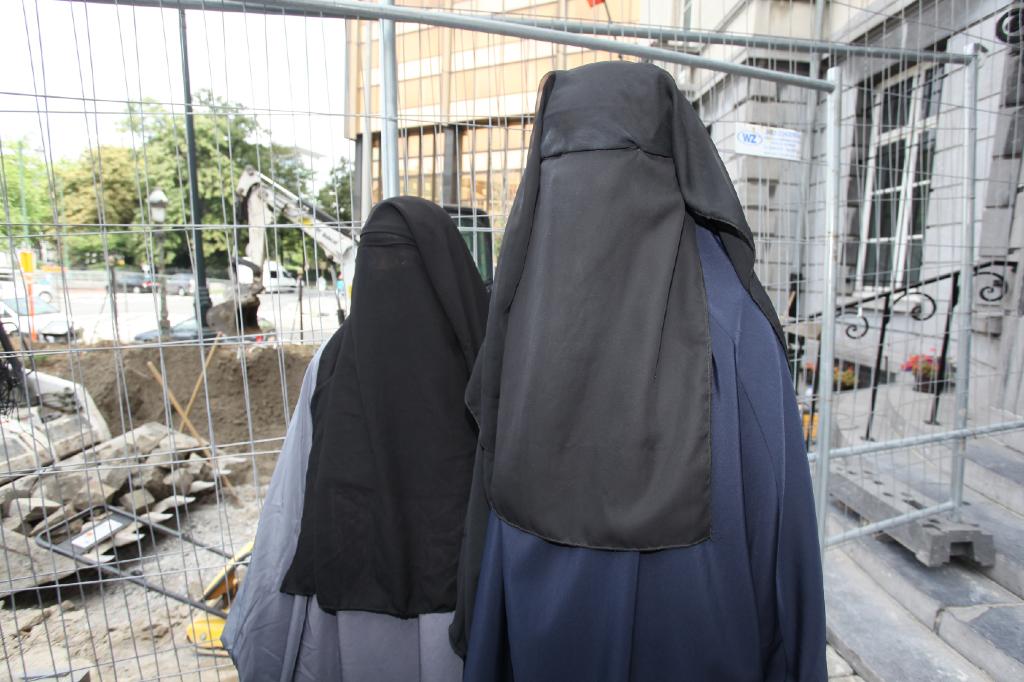 Zwei Frauen mit Burka
