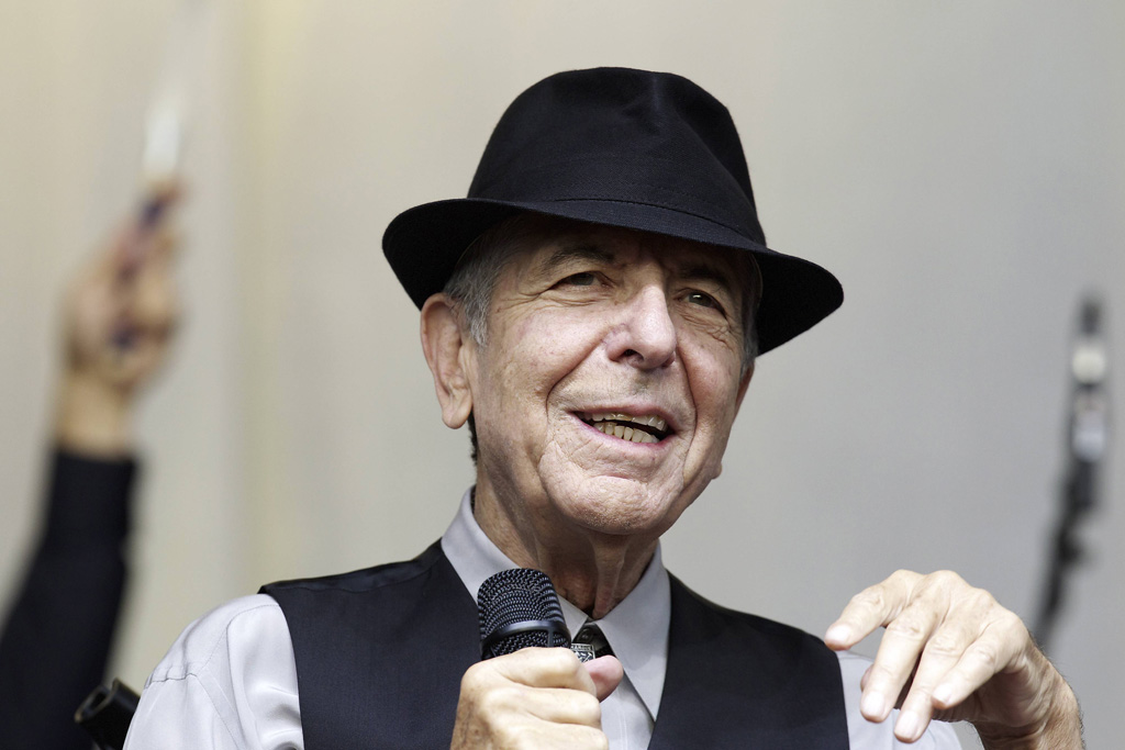 Leonard Cohen bei einem Konzert auf dem Sint-Pietersplatz in Gent im August 2012