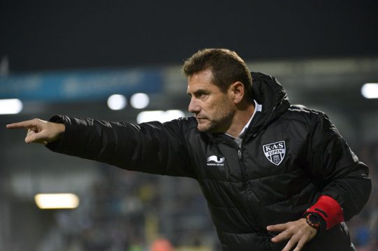 AS-Trainer Jordi Condom Auli beim Spiel gegen Lokeren (29.10.)