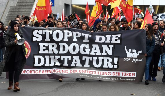 Großdemonstration gegen den türkischen Präsidenten Erdogan in Köln (5. November 2016)