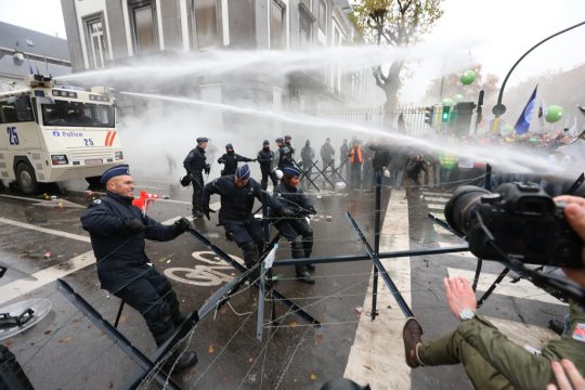 Militärangehörige demonstrieren gegen spätere Rente