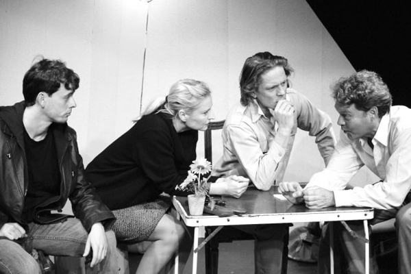 "Die Gerechten" von Albert Camus: Inszenierung der Theatergruppe "Euro Theater Central Bonn"