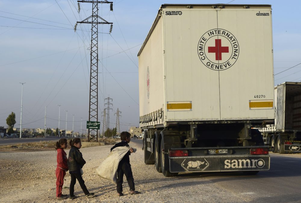 Der Hilfskonvoi der Vereinten Nationen bei seiner Ankunft in Rastan am Dienstag