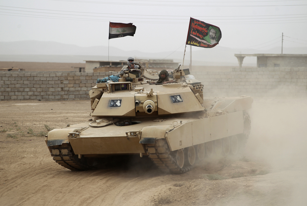 Panzer der irakischen Armee in Abu Shuwayhah im Süden von Mossul (1.11.)