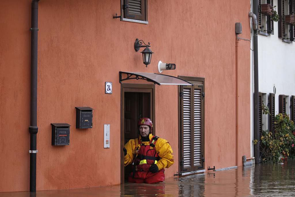 Italien: Hochwassergefahr noch nicht gebannt - mindestens 400 Menschen obdachlos