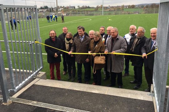 RFC Raeren-Eynatten weiht neuen Kunstrasenplatz ein