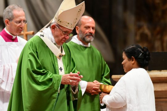 Papst feiert Messe mit 1.000 Inhaftierten