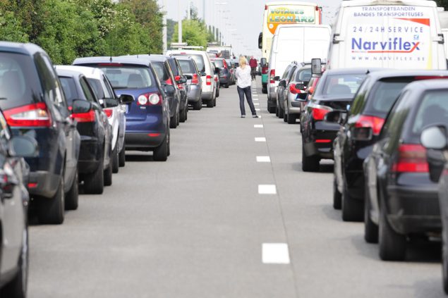 Stau auf der Autobahn E40