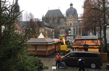 Aufbau des Aachener Weihnachtsmarkts