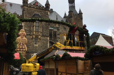 Aufbau des Aachener Weihnachtsmarkts