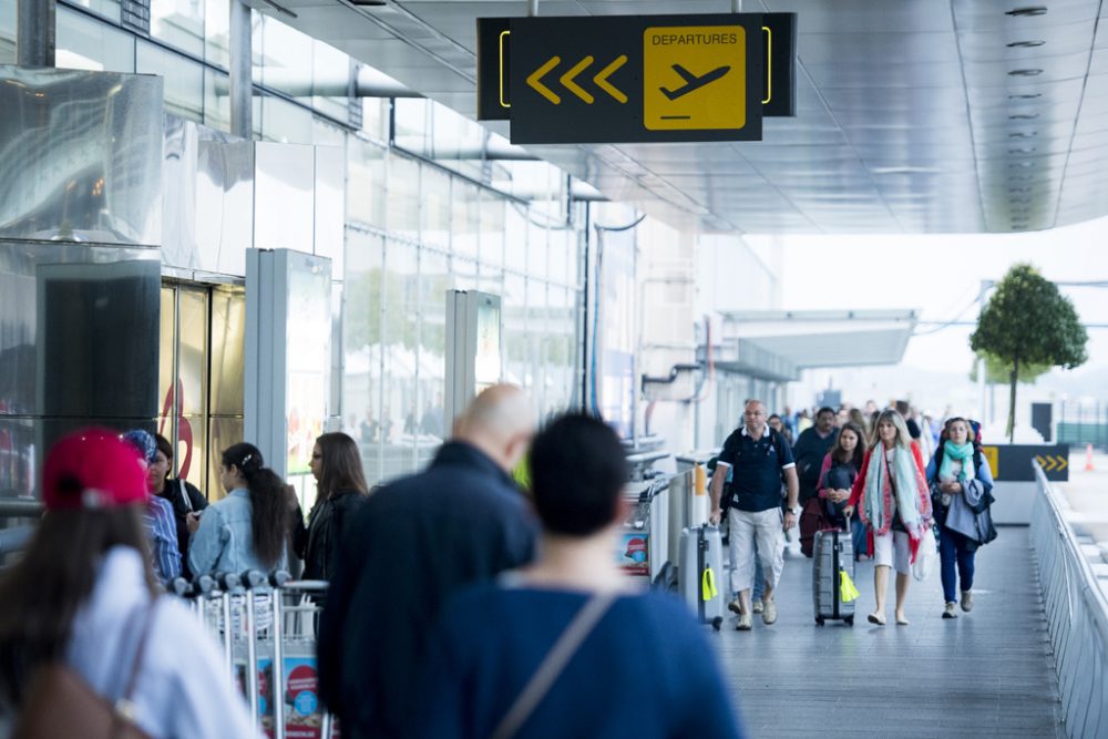 Passagiere am Brussels Airport in Zaventem