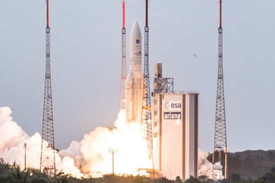 Eine Ariane-5-Rakete startet