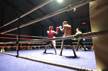 Boxgala in Kelmis: Thierry Cremer (rot) kämpft gegen Xavier Beaudouin