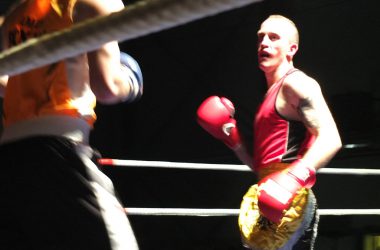 Boxgala in Kelmis: Thierry Cremer (rot) kämpft gegen Xavier Beaudouin