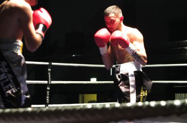 Boxgala in Kelmis: Profikampf zwischen Luca Astorino (schwarz) und Boujamaa Afantrous