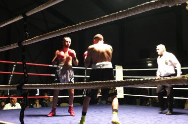 Boxgala in Kelmis: Profikampf zwischen Luca Astorino (schwarz) und Boujamaa Afantrous
