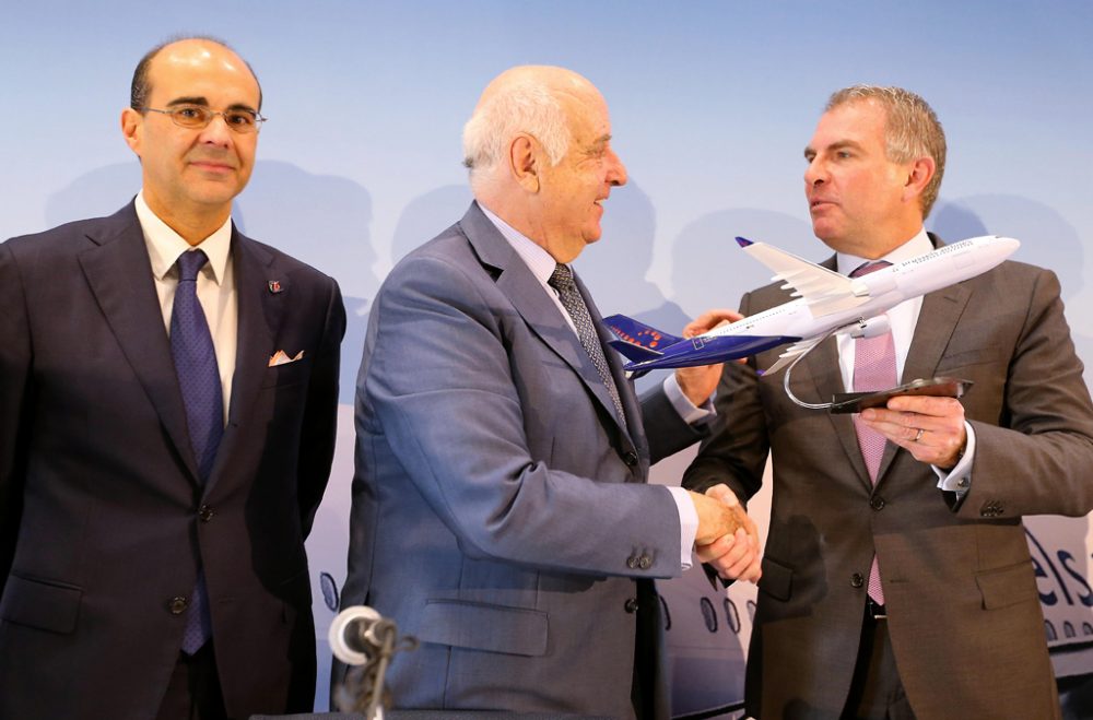 Brussels Airlines-Geschäftsführer Bernard Gustin, Brussels-Airlines-Vorstandsvorsitzender Etienne Davignon und Lufthansa-Vorstandsvorsitzender Carsten Spohr bei der Presskonferenz zur Übernahme am Donnerstag