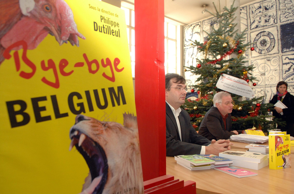 "Bye bye Belgium" wurde damals von Alain Dutilleul (r.) von der RTBF realisiert (Bild: Pressekonferenz zur Sendung im Dezember 2006)