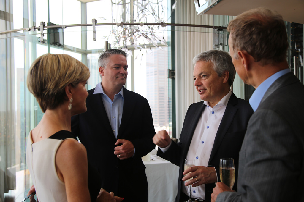 Didier Reynders mit Finanzminister Mathias Cormann und Außenministerin Julie Bishop in Sidney
