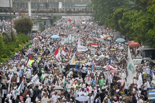 Zehntausende Demonstranten in Jakarta auf der Straße