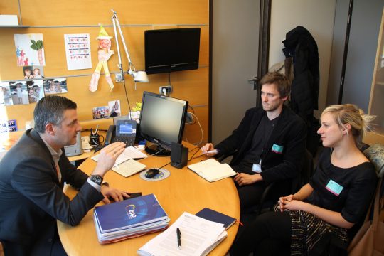 Pascal Arimont im Austausch mit Vertretern von Test-Achats und BEUC